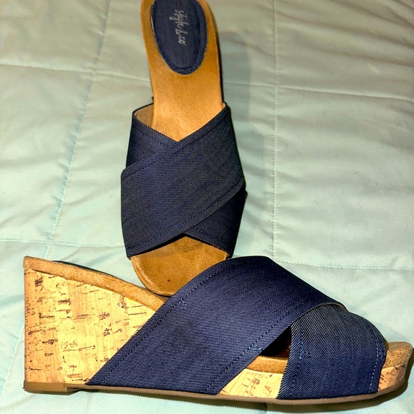 Denim Slides - Picture 2 of 3